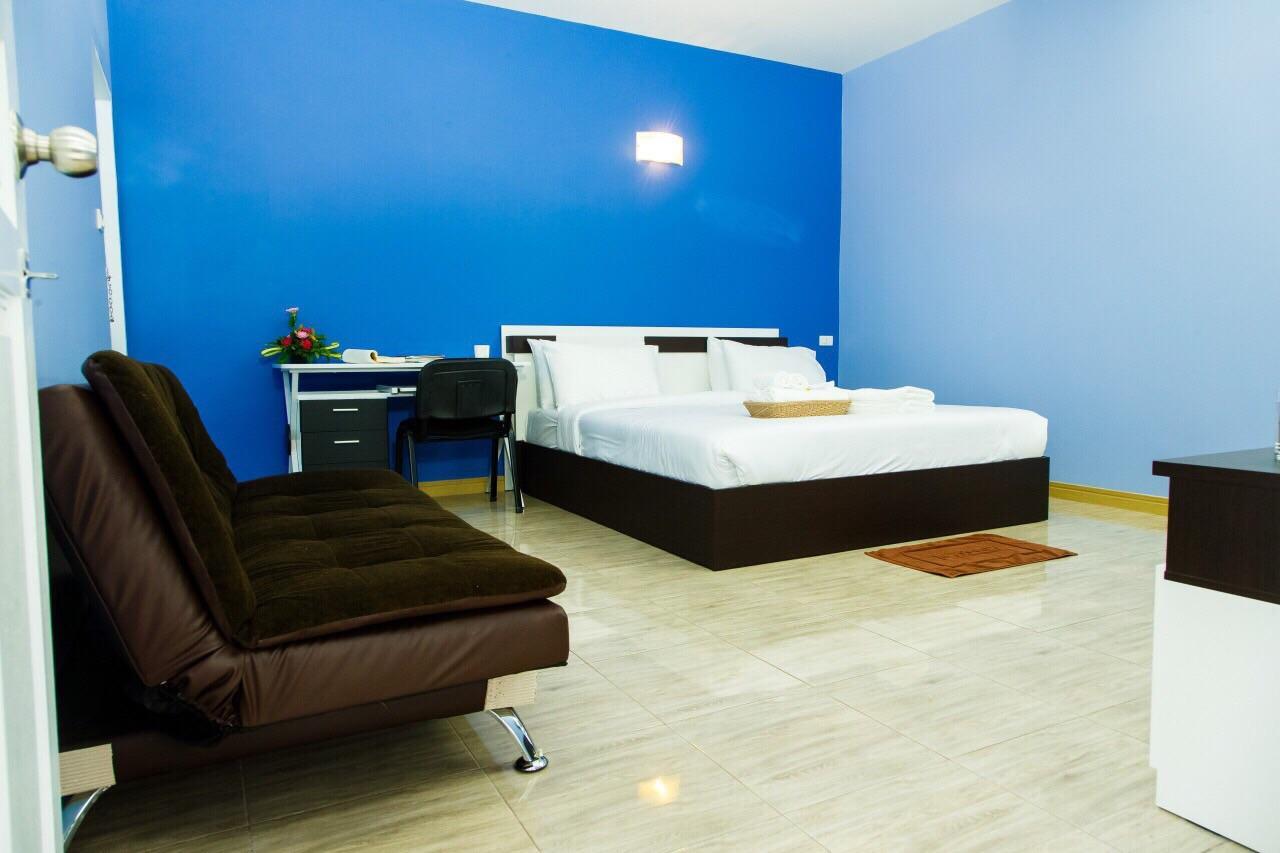 Motel P House à Kanchanaburi Extérieur photo