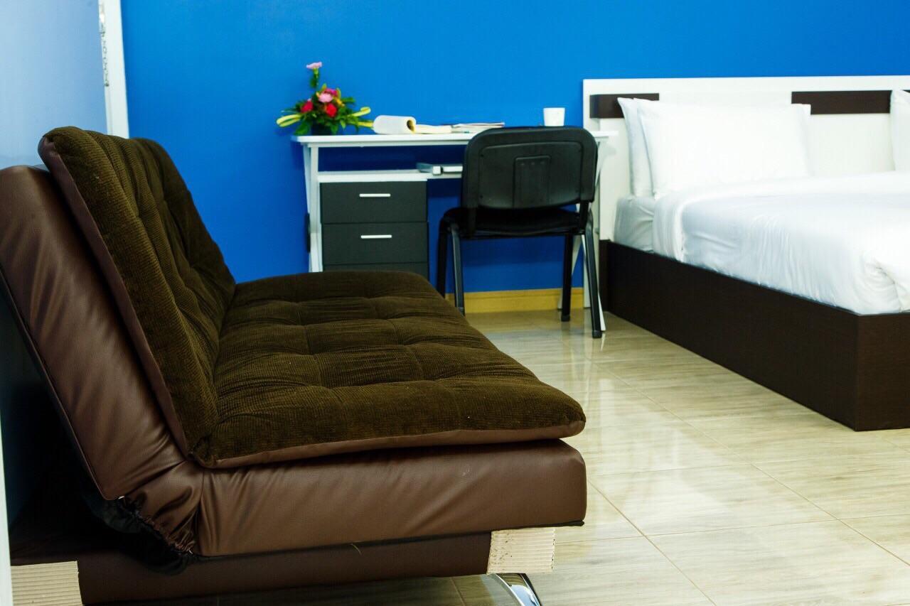 Motel P House à Kanchanaburi Extérieur photo