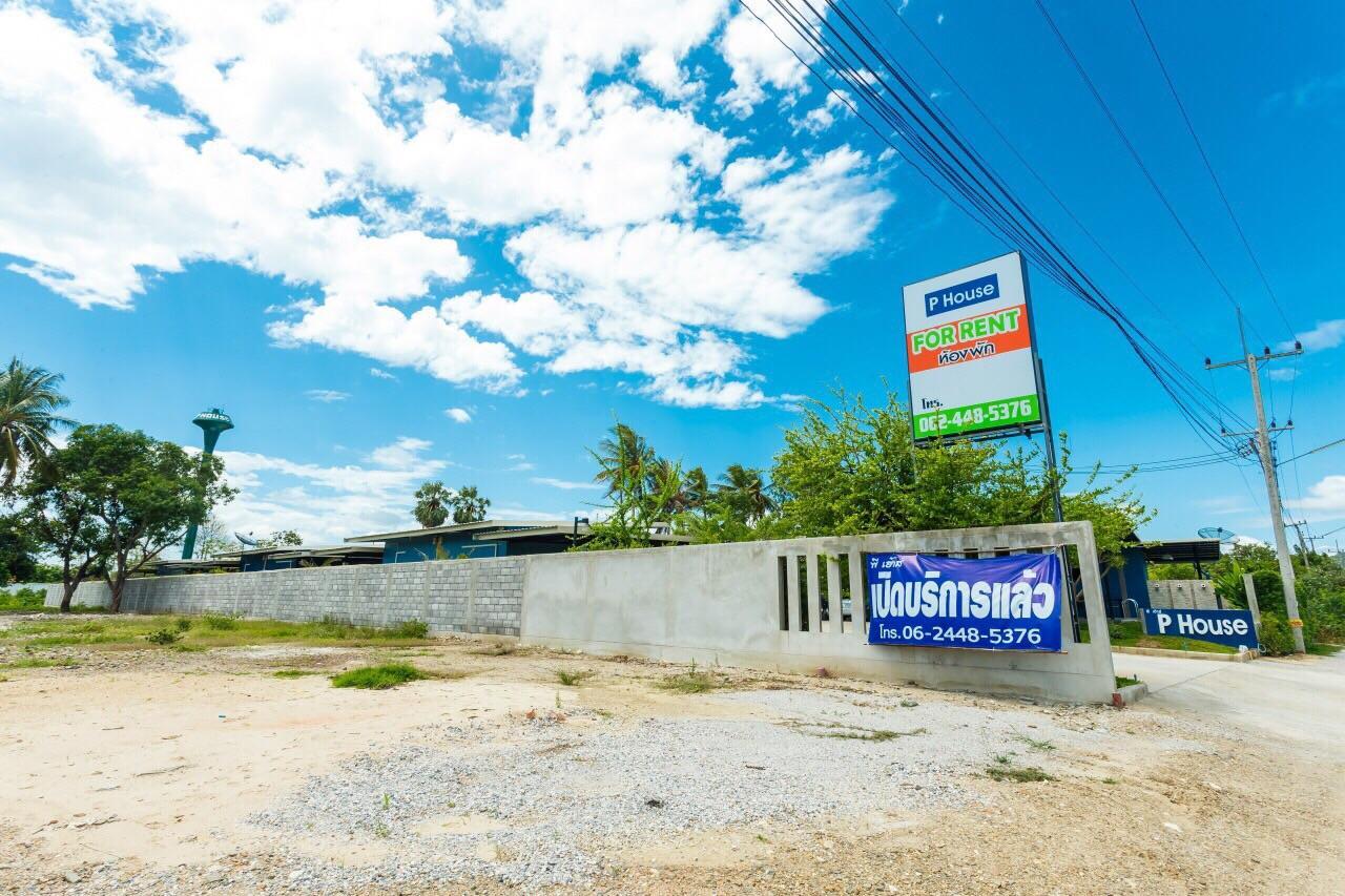 Motel P House à Kanchanaburi Extérieur photo