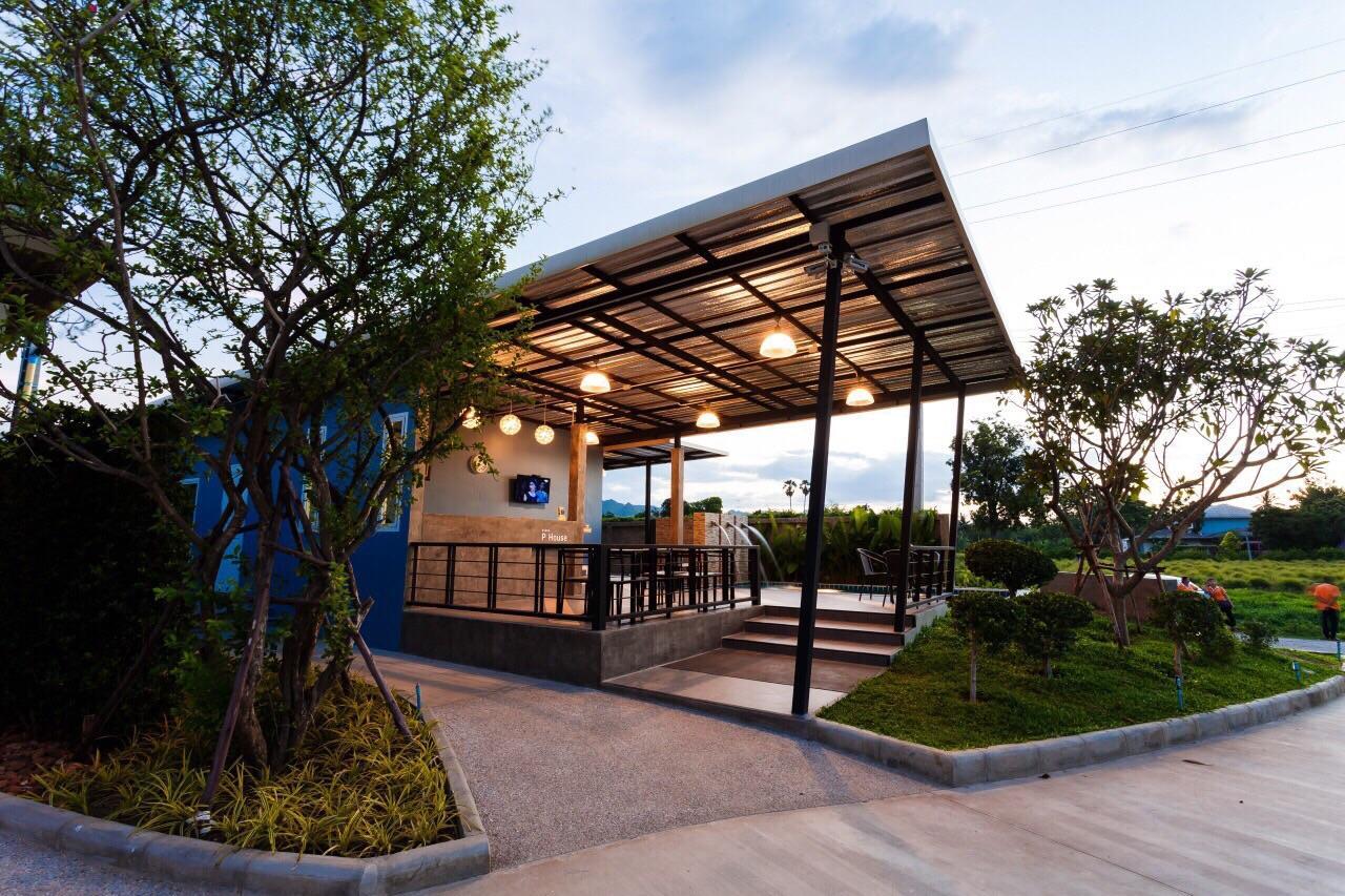 Motel P House à Kanchanaburi Extérieur photo